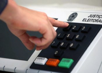 Jovens de 16 a 18 anos podem tirar 1º título de eleitor até 8 de maio