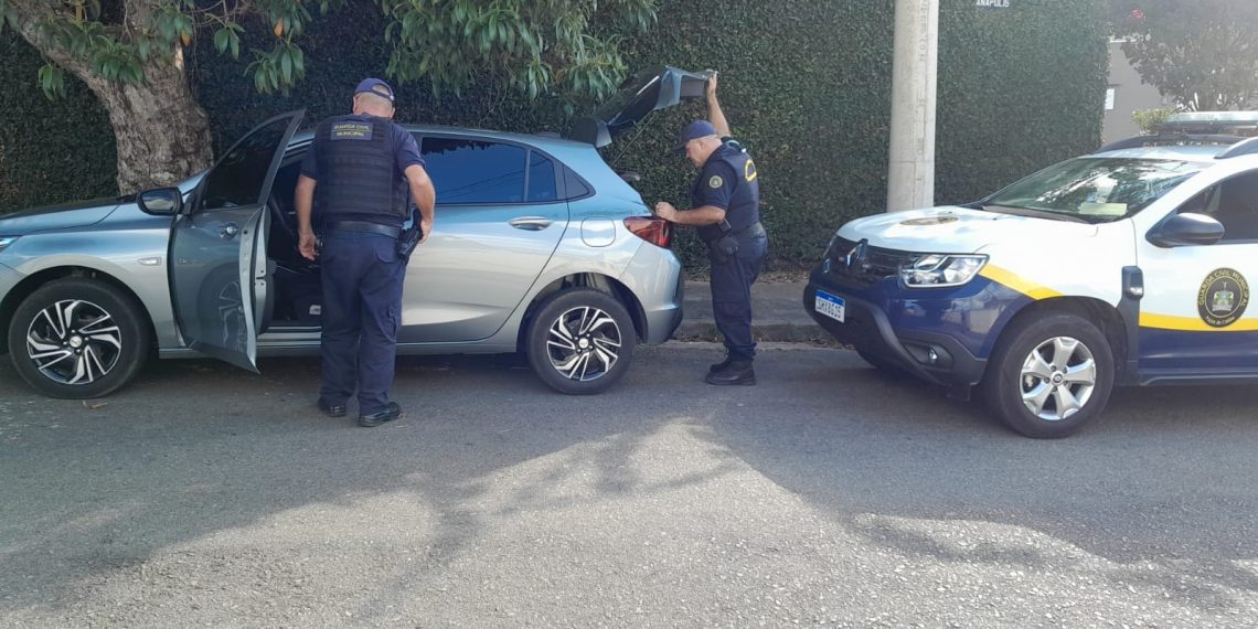 GCM de Poços recupera carro alugado em BH que não foi devolvido pelo locatário