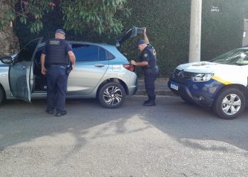 GCM de Poços recupera carro alugado em BH que não foi devolvido pelo locatário