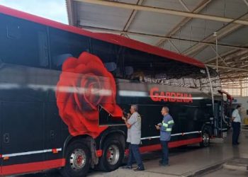 Fiscalização tira dez veículos de transporte intermunicipal de circulação no Sul de Minas