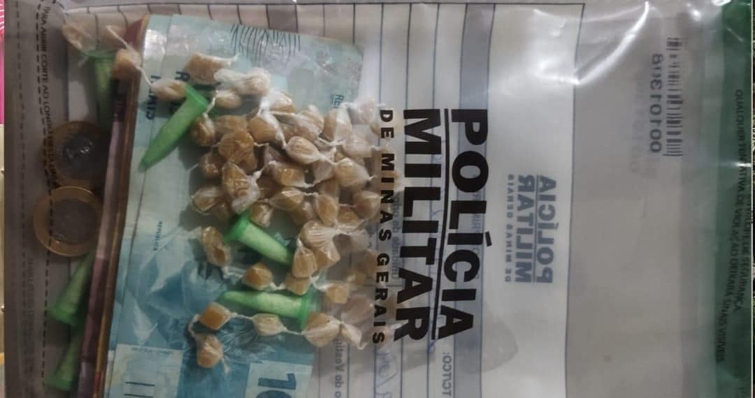 Adolescentes são apreendidos suspeitos de tráfico de drogas em Poços