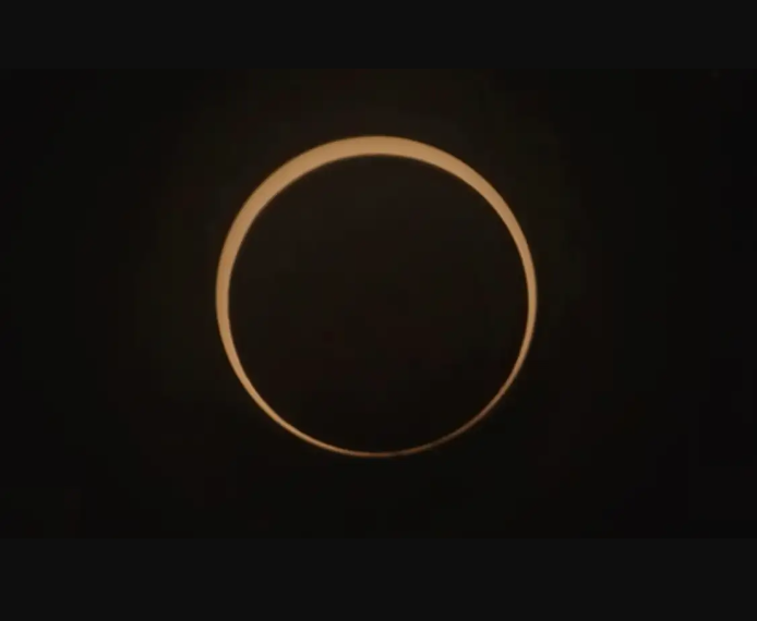 Eclipse total do Sol acontece na segunda; saiba como ver pela internet