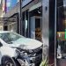 Condutora perde o controle do carro e colide contra loja em Poços