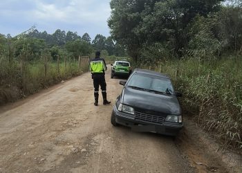 Carro que havia sido furtado é encontrado em Poços de Caldas