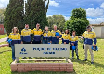 Frente Parlamentar da Mineração Sustentável participa de visita à Alcoa Poços de Caldas