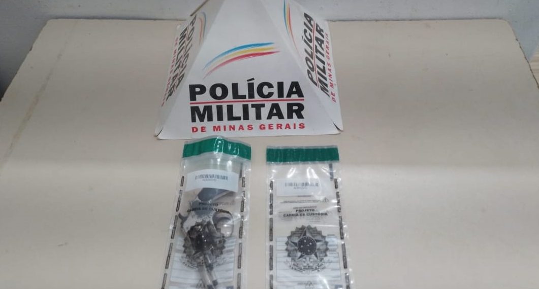 Homem é preso e arma é apreendida em Santa Rita de Caldas