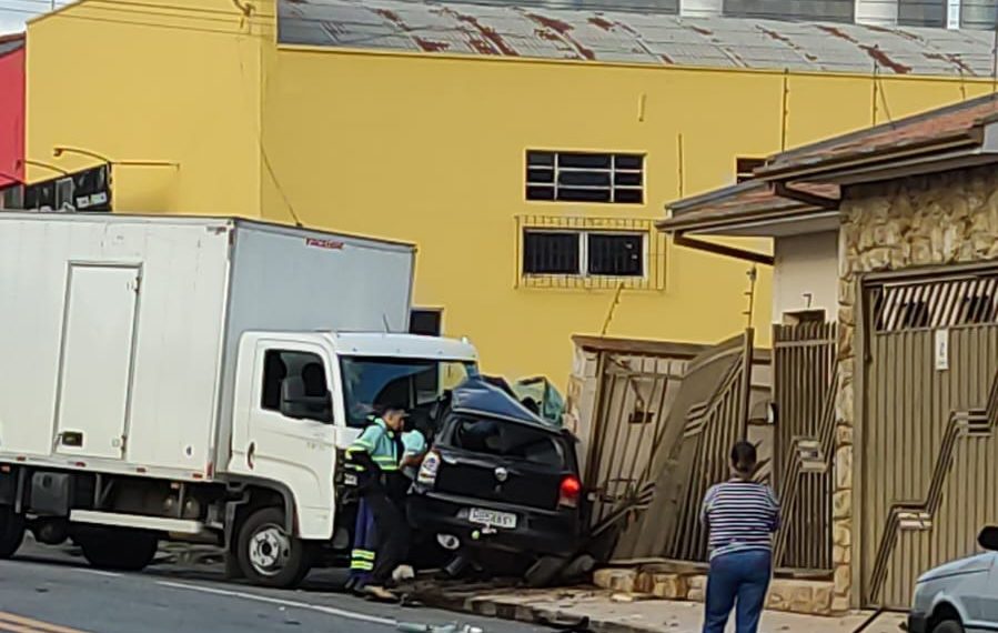 Vídeo mostra acidente que matou uma motorista em Borda da Mata