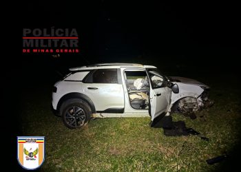 Motorista embriagado fica ferido após acidente entre três veículos