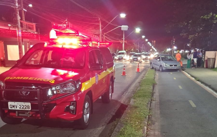 Cliclista fica ferida após ser atropelada por carro em Poços de Caldas