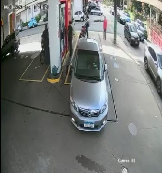 VÍDEO: homem abastece carro em posto e foge sem pagar em Poços de Caldas