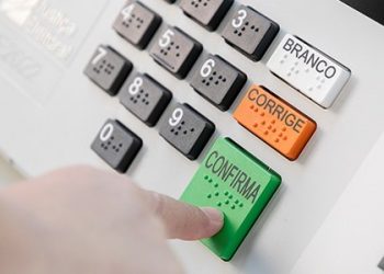 Cartório Eleitoral de Poços amplia horário de atendimento