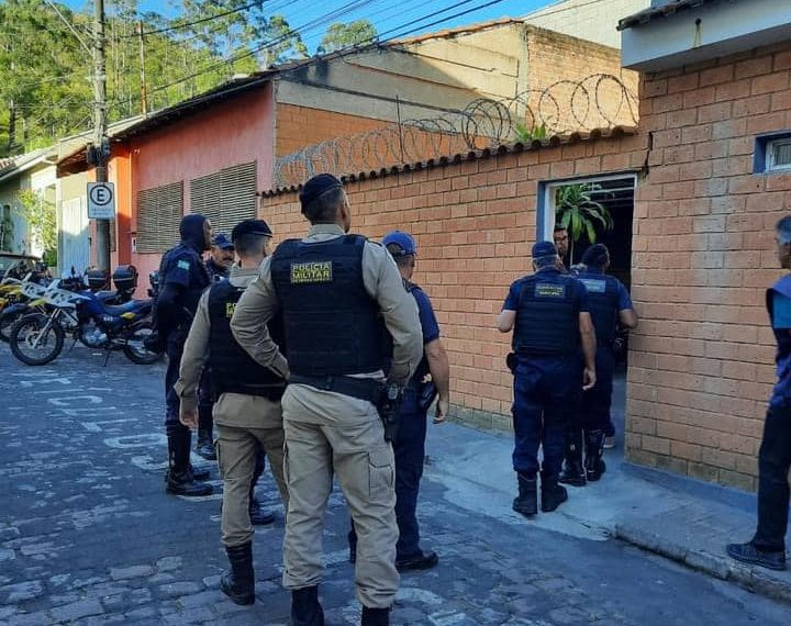 Operação conjunta em Poços de Caldas aborda pessoas em situação de rua