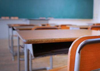 1 em cada 10 escolas públicas tem acesso à internet adequado no Brasil