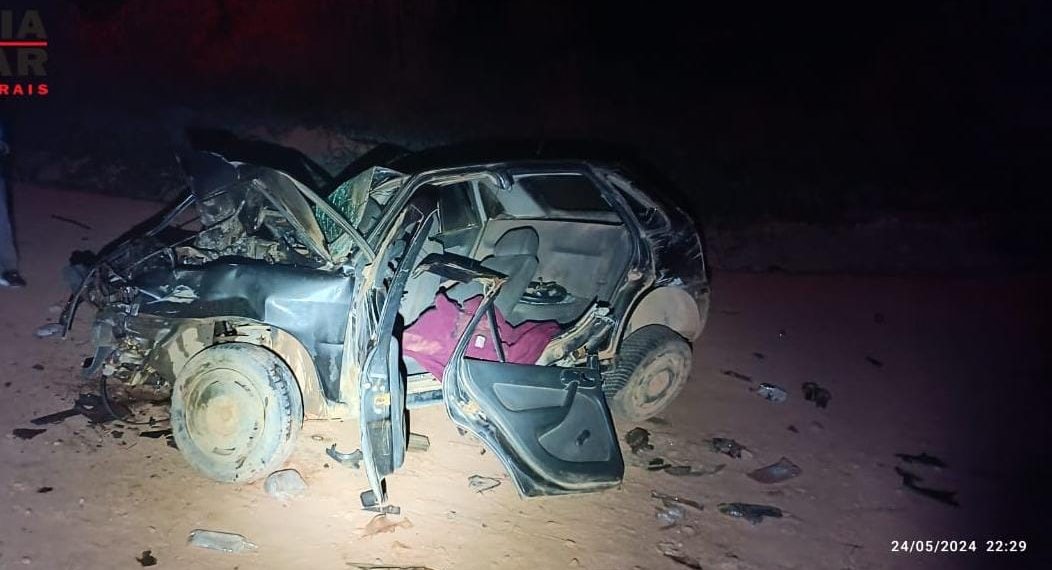 Acidente entre carro e caminhão deixa uma pessoa ferida em Andradas