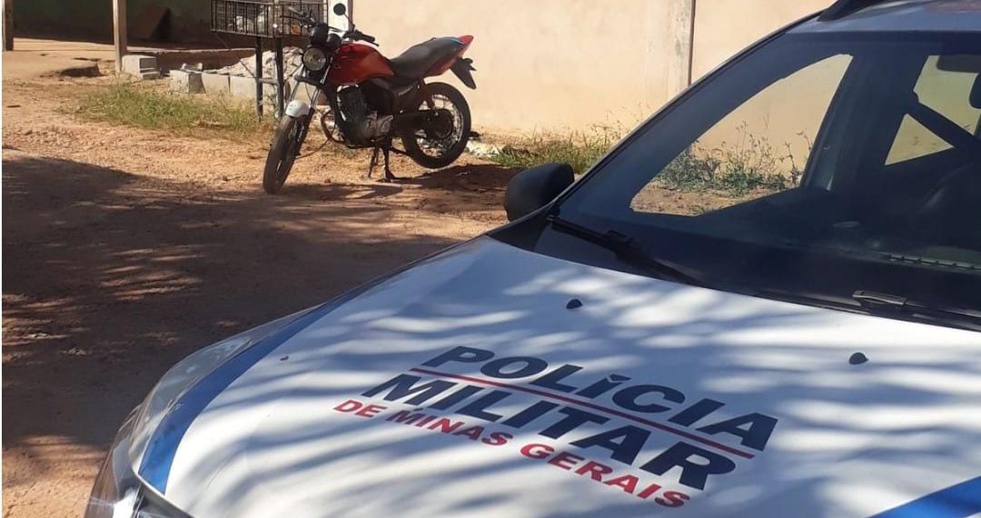 Polícia Militar apreende moto com sinais de adulteração em Poços