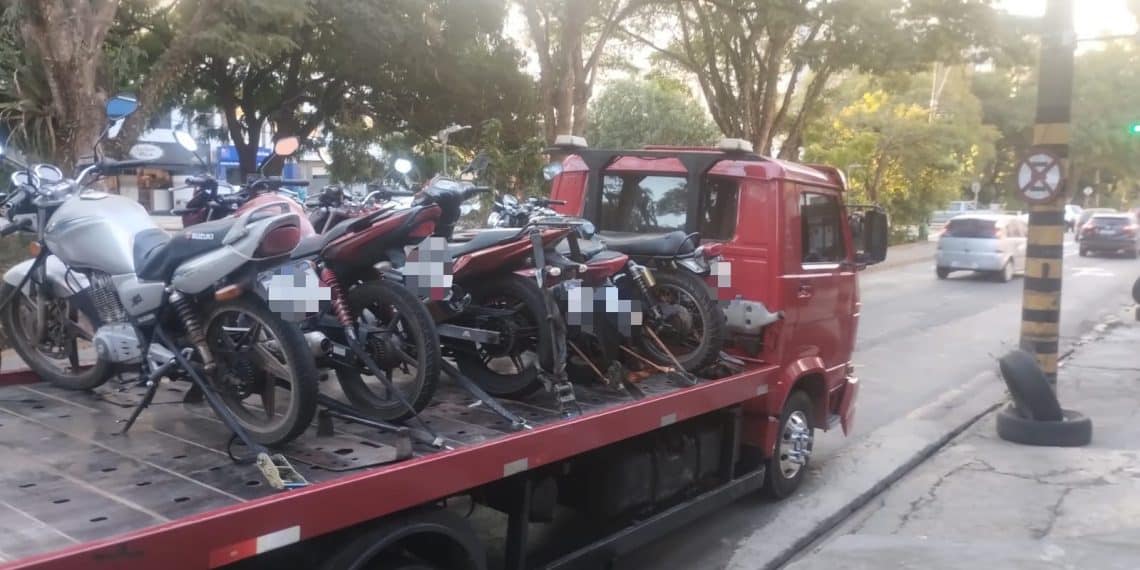 Demutran apreende motos irregulares durante operação em Poços de Caldas