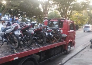 Demutran apreende motos irregulares durante operação em Poços de Caldas