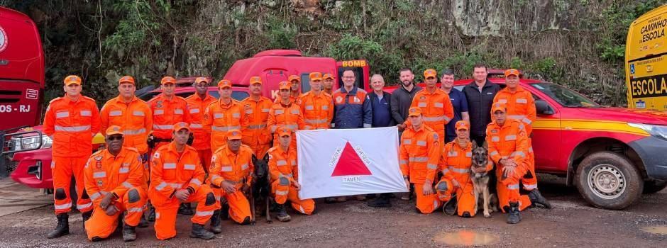 Bombeiros de Minas Gerais realizam mais de 1 mil salvamentos no Rio Grande do Sul