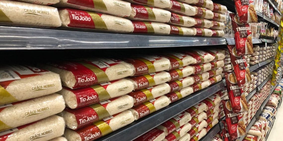 Procon-MG combate abusos de preços após tragédia no Rio Grande do Sul