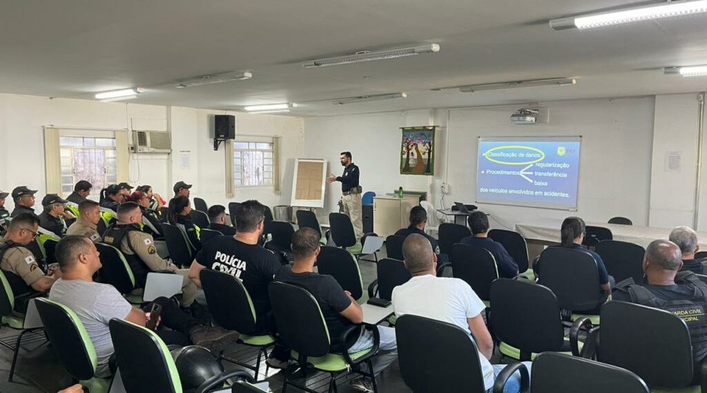 GMs e agentes de trânsito participam de capacitação da PRF
