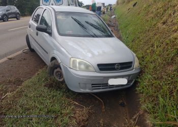 Acidente entre carro e caminhão é registrado em São João da Boa Vista
