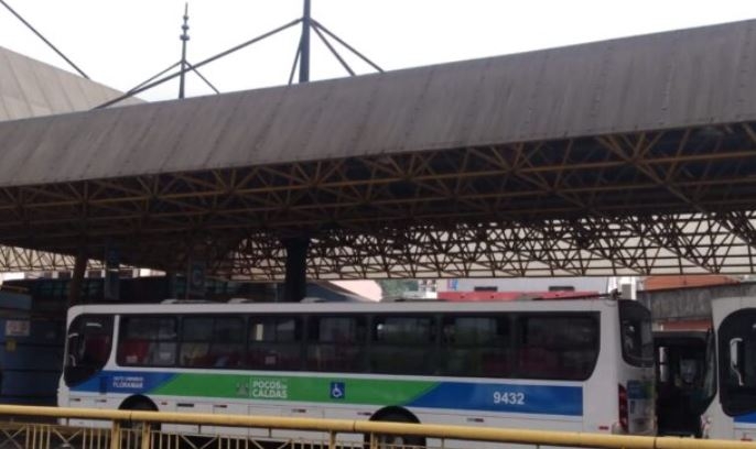 Reajuste salarial: reunião entre motoristas e direção da Floramar prejudica horários de linhas em Poços de Caldas