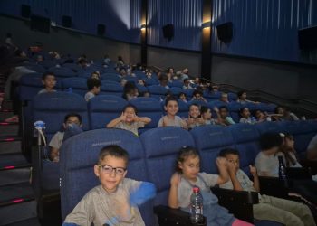 Projeto leva alunos da rede pública ao cinema pela primeira vez