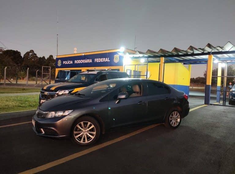 PRF de Poços de Caldas recupera carro roubado há quase 2 anos no interior paulista