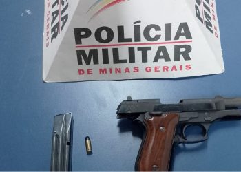 Discussão e disparo de arma de fogo terminam com pai e filhos presos em Poços