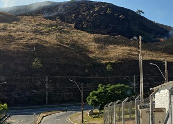 Incêndio atinge 607 mil metros quadrados em Poços de Caldas