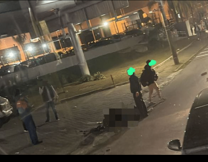 Jovem morre após colidir bicicleta em ônibus de transporte coletivo em Poços