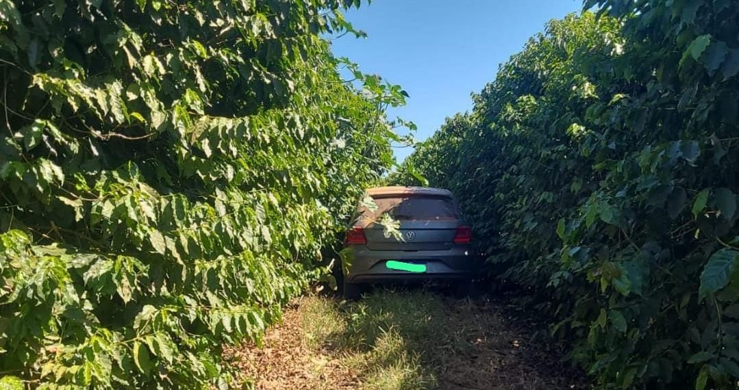 PM localiza carro levado durante assalto