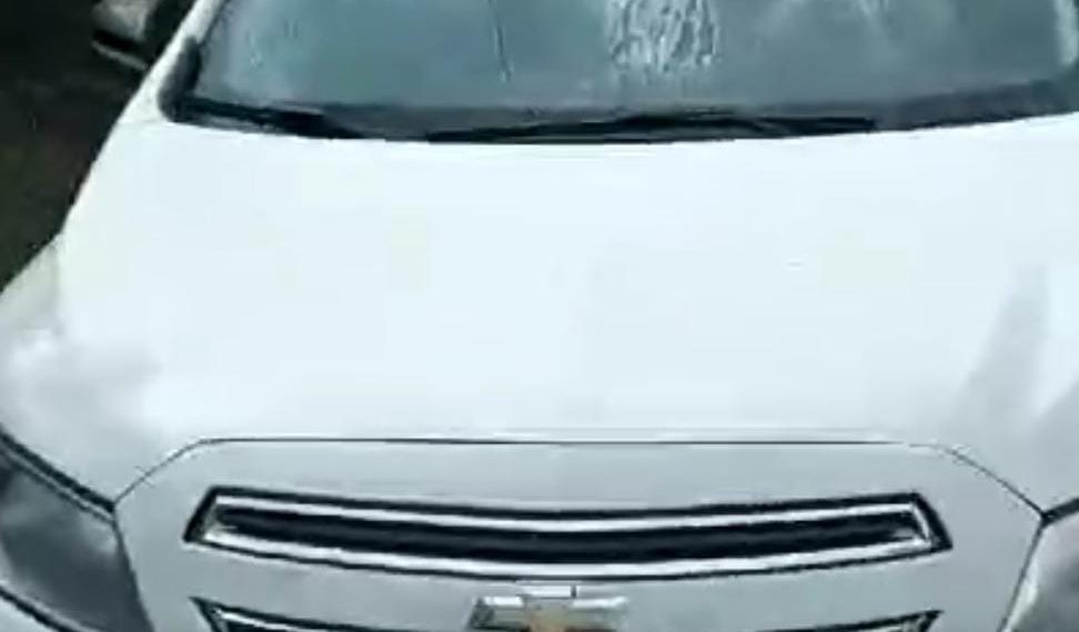 Carro de motorista de aplicativo que pulou do veículo em movimento durante assalto é encontrado