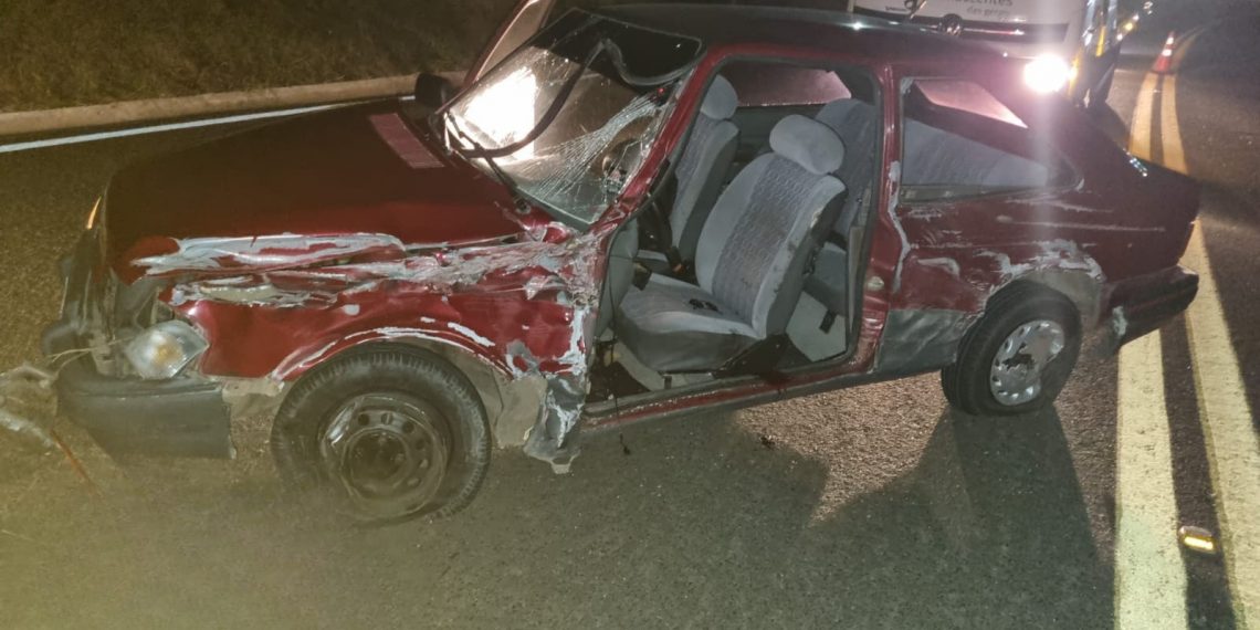 Acidente entre caminhão dos Bombeiros e carro deixa vítima fatal na MG 050