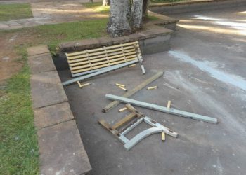Bancos do Parque José Affonso Junqueira são alvo de vandalismo