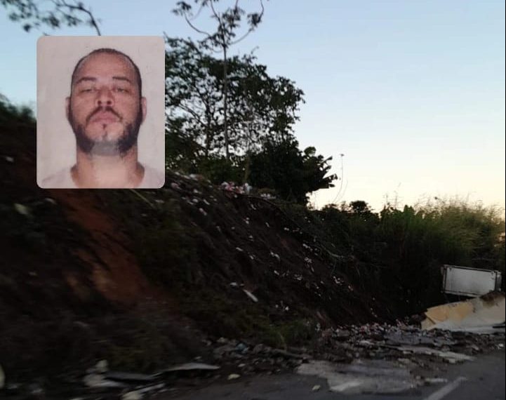 Caminhoneiro morre após veículo tombar em rodovia que liga Poços a Bandeira do Sul