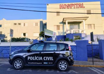 Suspeito é baleado após tentar agredir policiais civis