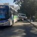 Acidente entre ônibus e carro é registrado em Poços de Caldas