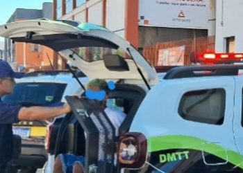 Audácia: suspeitos tentam furtar moto de concessionária e são detidos em Poços de Caldas