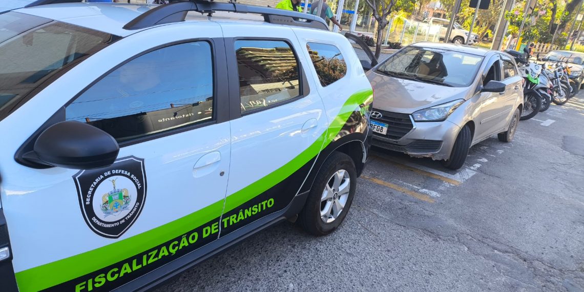 Demutran de Poços recupera carro furtado em SP e que rodava com placa falsa