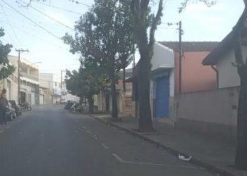 Motociclista de 33 anos atropela idosa de 81 anos e os dois morrem em São João da Boa Vista