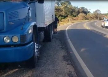 Caminhoneiro e ajudante são vítimas de assalto na BR-267