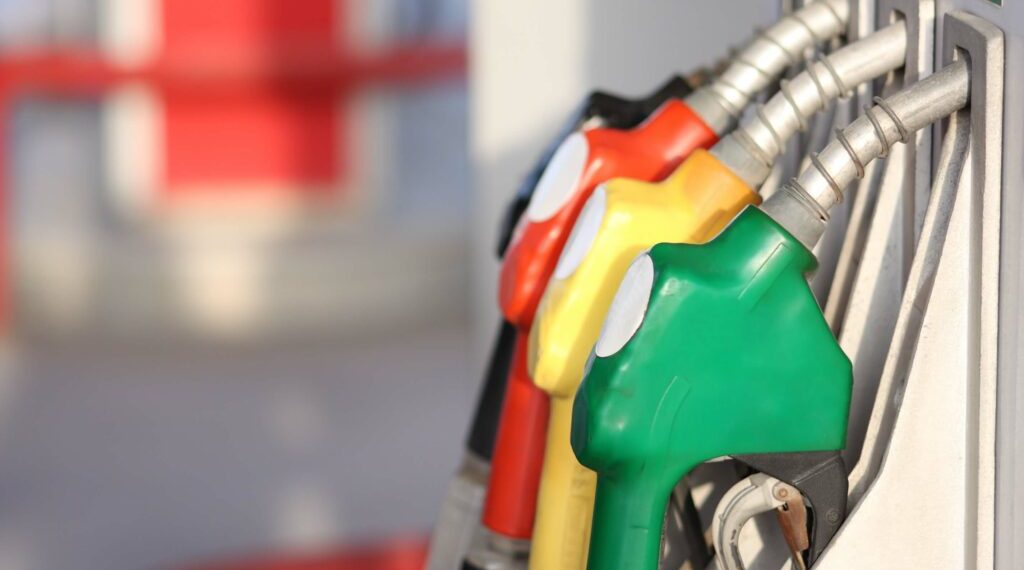 Preços da gasolina aditivada e do diesel caem neste mês em Poços