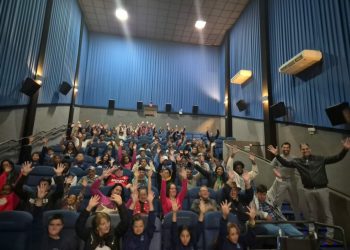 Lei Paulo Gustavo leva 100 alunos da APAE para assistir Garfield no Cine Marquise Ultravisão