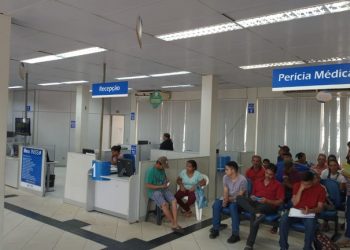 Servidores do INSS entram em greve por tempo indeterminado