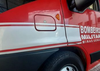 Bombeiros combatem queimada na Zona Leste de Poços de Caldas