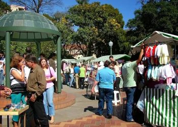Feiras de Artes e Artesanato de Poços têm horário estendido em julho