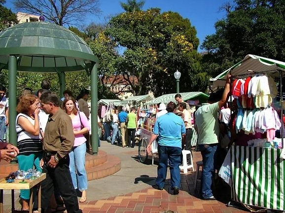 Feiras de Artes e Artesanato de Poços têm horário estendido em julho