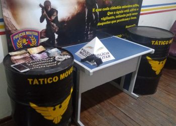 Adolescente é apreendido pela PM suspeito de tráfico de drogas em Poços 