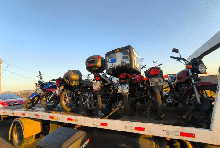 Operação conjunta entre Demutran, GCM e PM resulta em motocicletas removidas em Poços